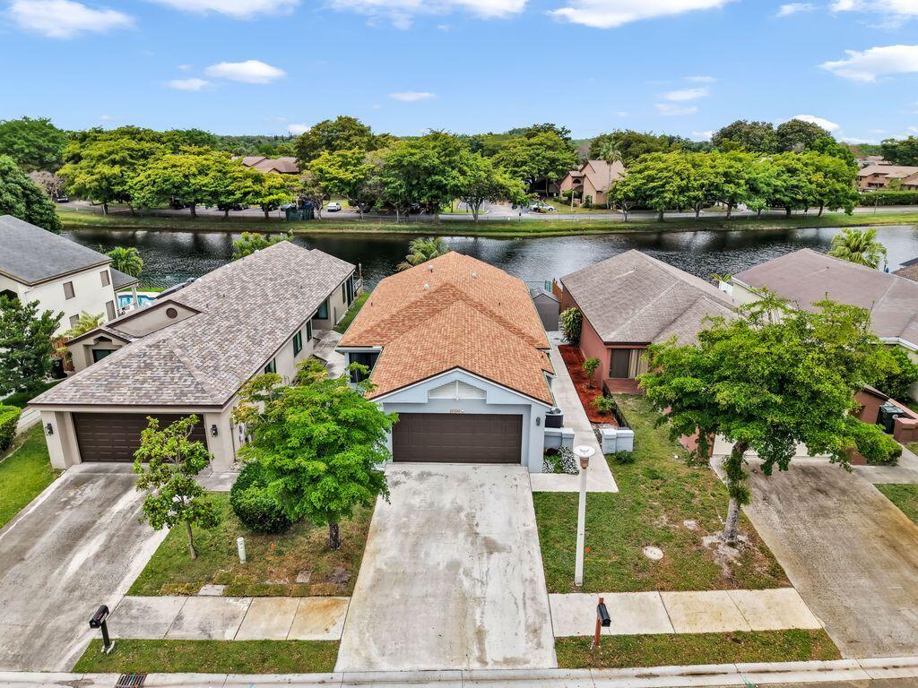 2BR – SingleFamilyResidence at 3761 NW 21 Street