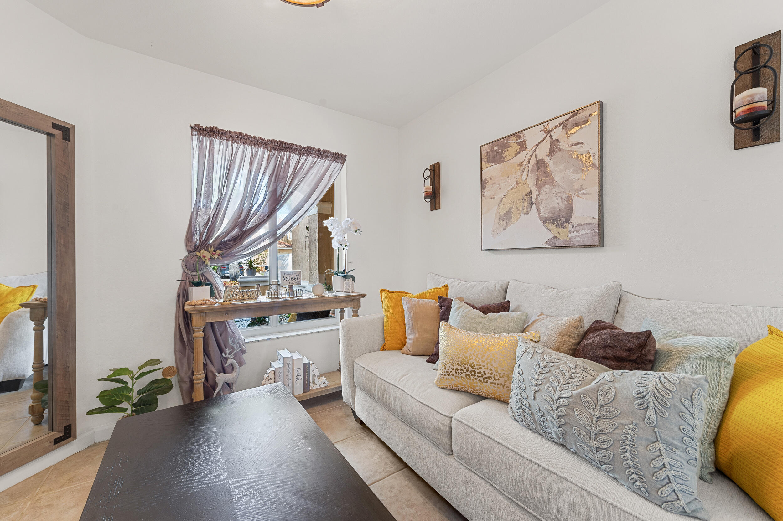 2BR – Townhouse at 6148 Eaton Street