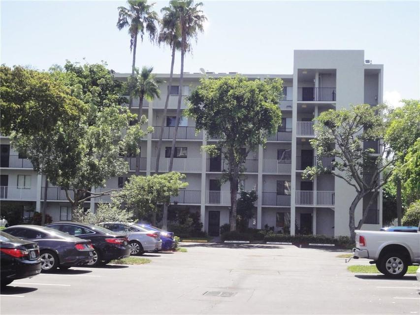 2BR – Condominium at 2213 Cypress Island Drive #308