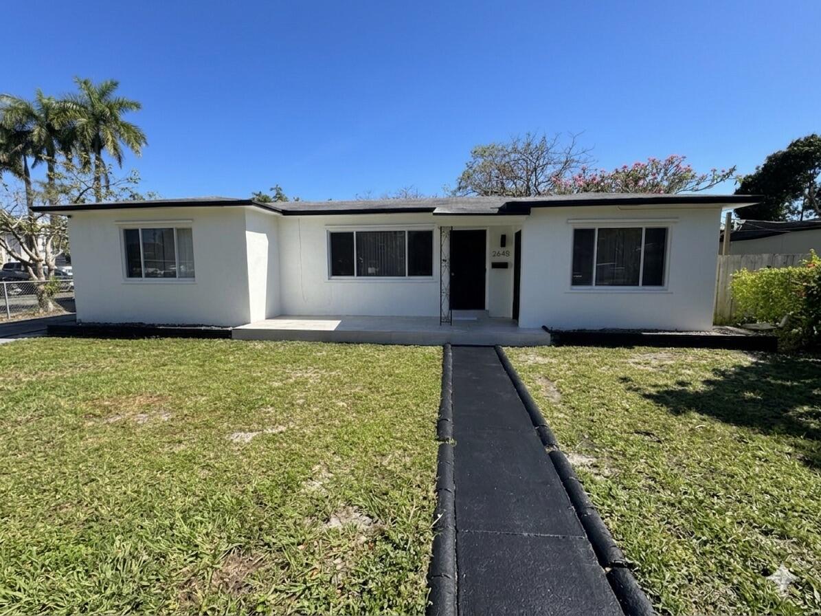 2BR – SingleFamilyResidence at 2648 Washington Street