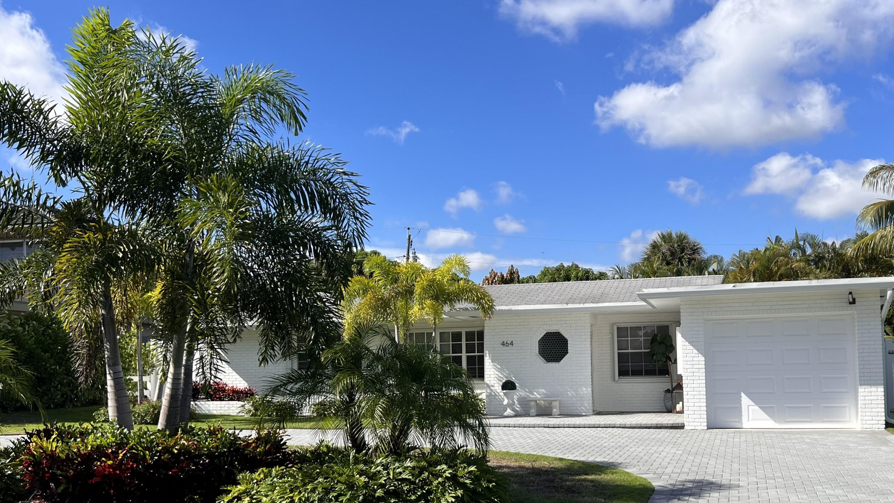 3BR – SingleFamilyResidence at 464 NW 11th Street