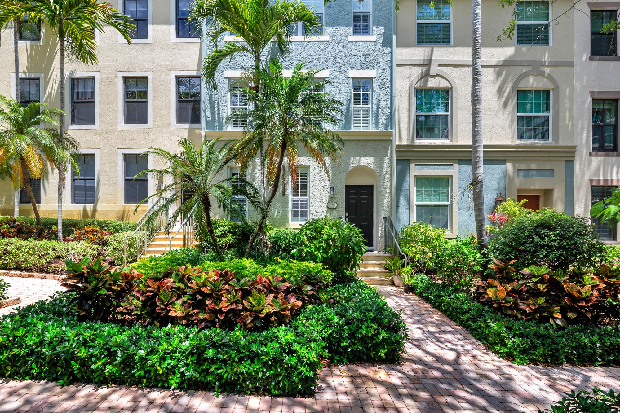 3BR – Townhouse at 670 Fern Street
