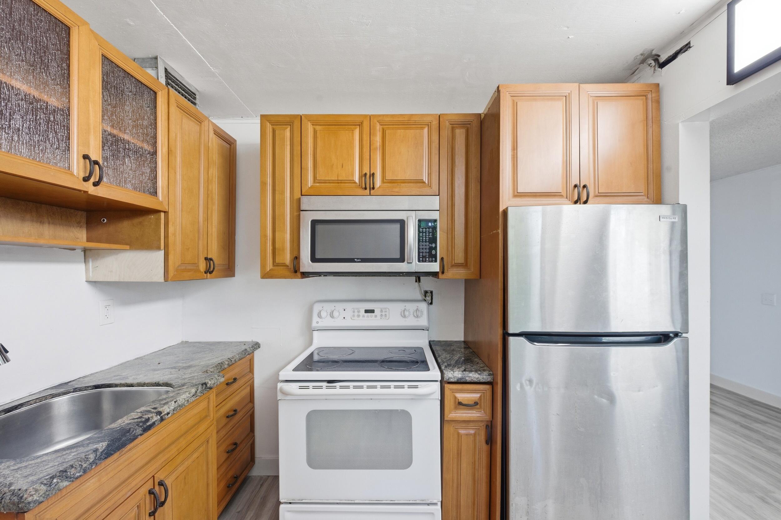 2BR – Condominium at 452 Normandy #J