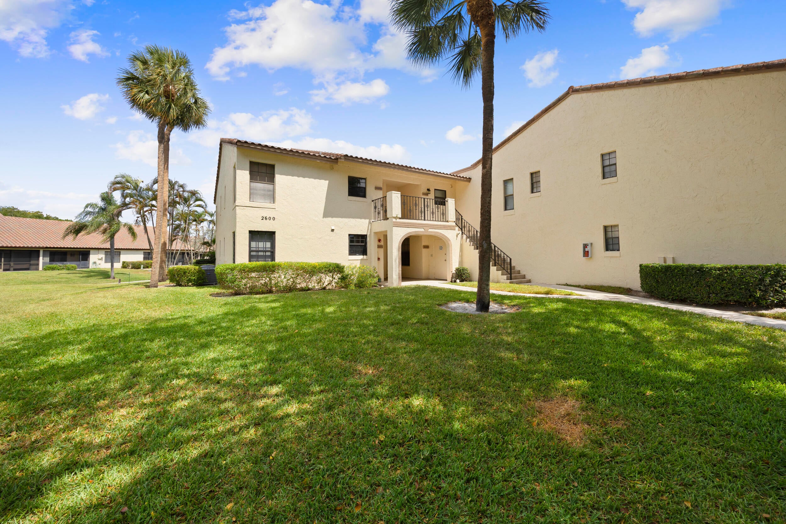 2BR – Condominium at 2600 Greenwood Terrace #G201