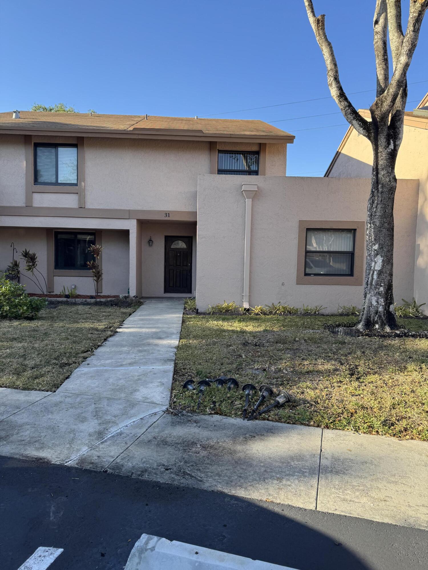 3BR – Townhouse at 31 Chestnut Circle