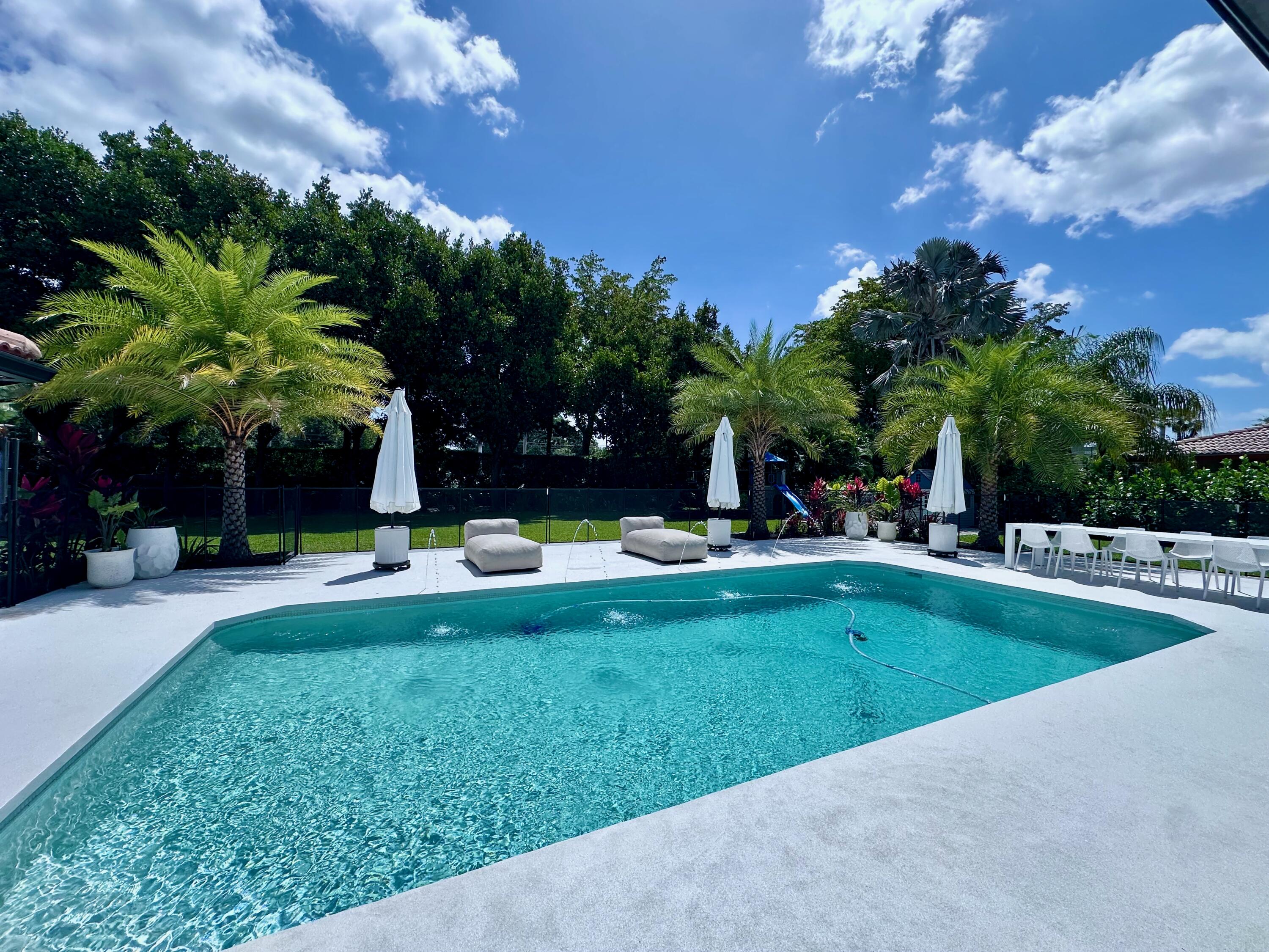 4BR – SingleFamilyResidence at 2804 Banyan Boulevard Circle NW