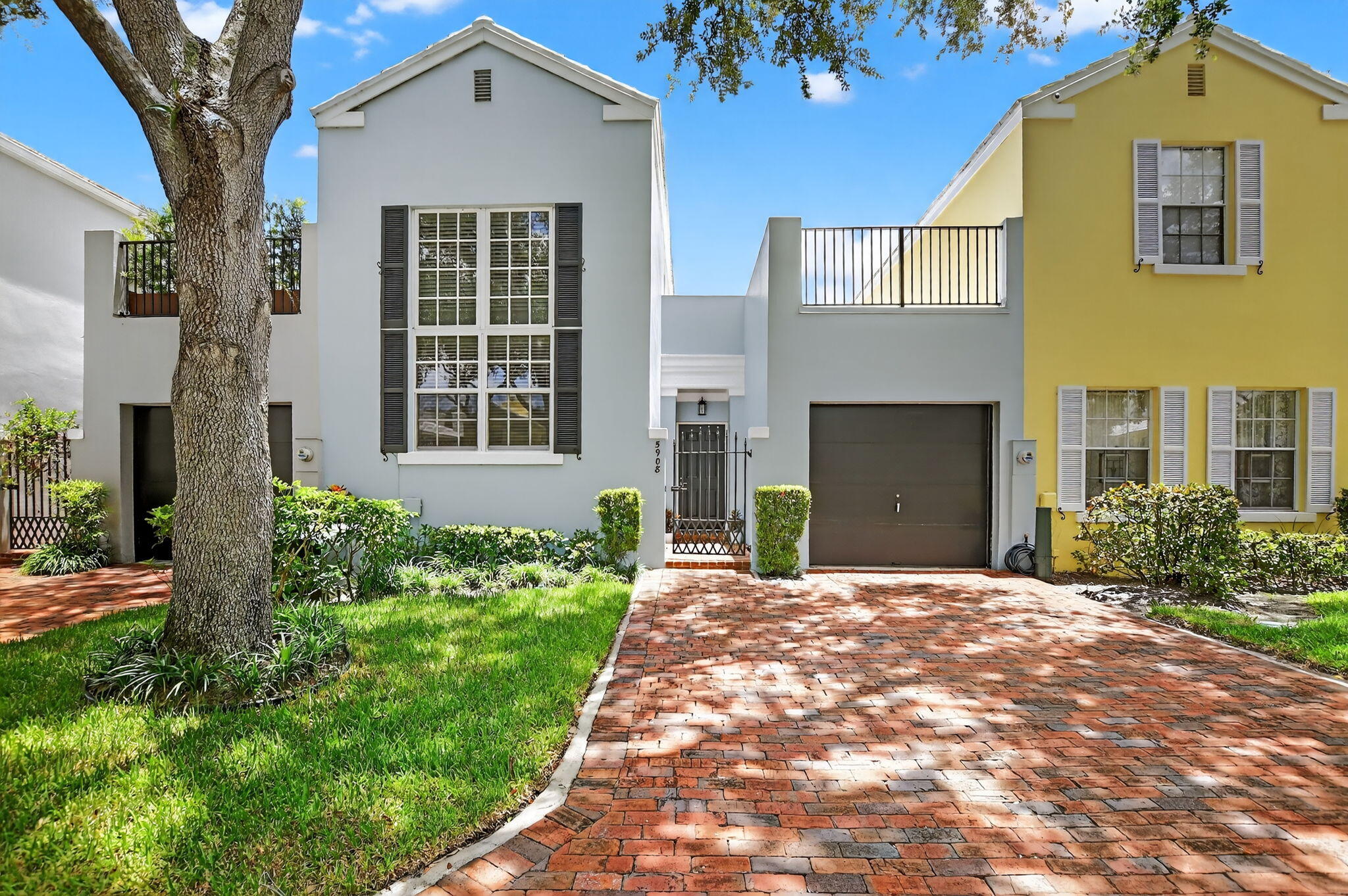 3BR – Townhouse at 5908 Catesby Street