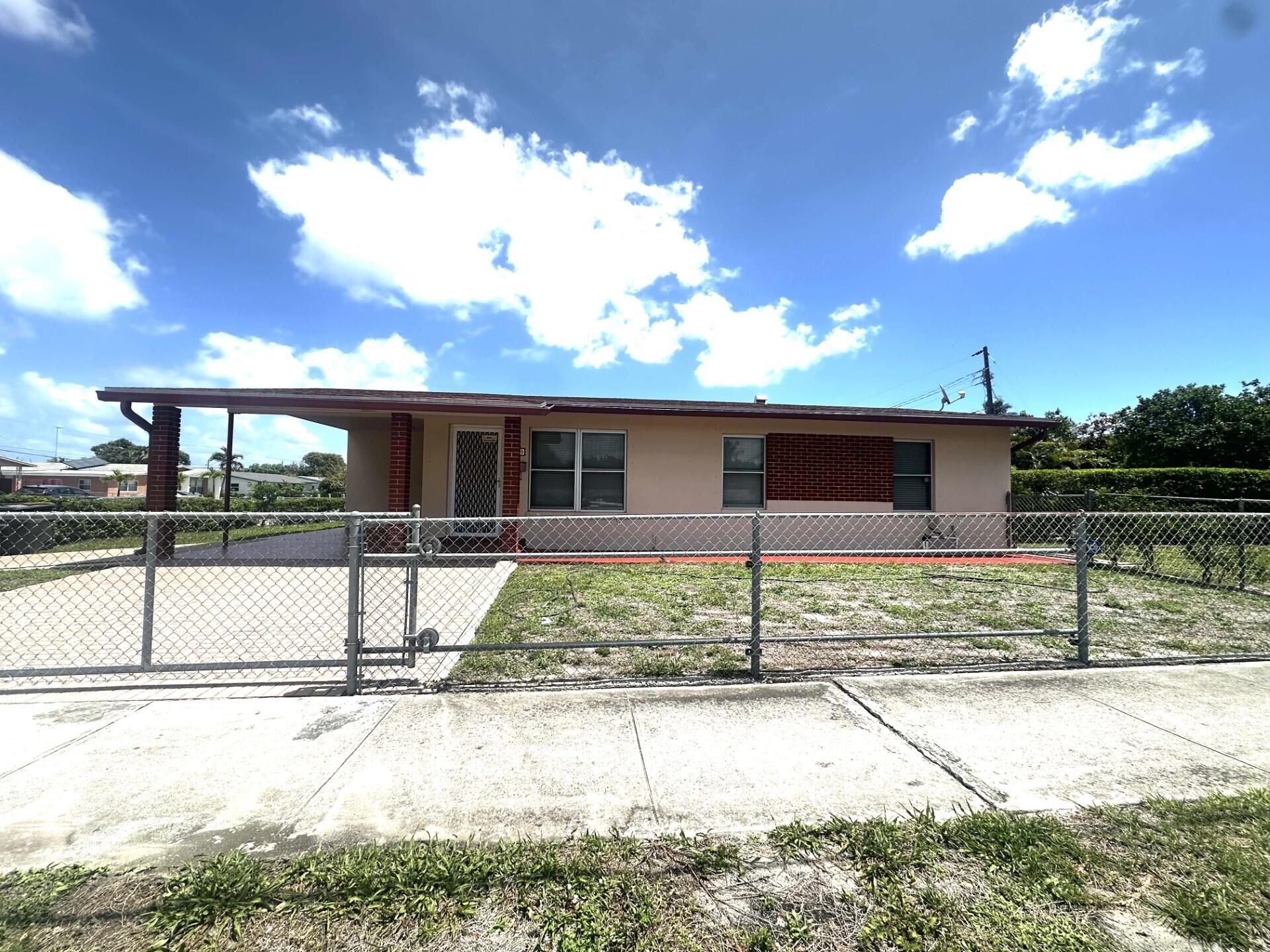3BR – SingleFamilyResidence at 3500 Lake Avenue