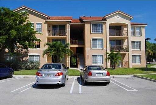 1BR – Condominium at 913 Villa Circle