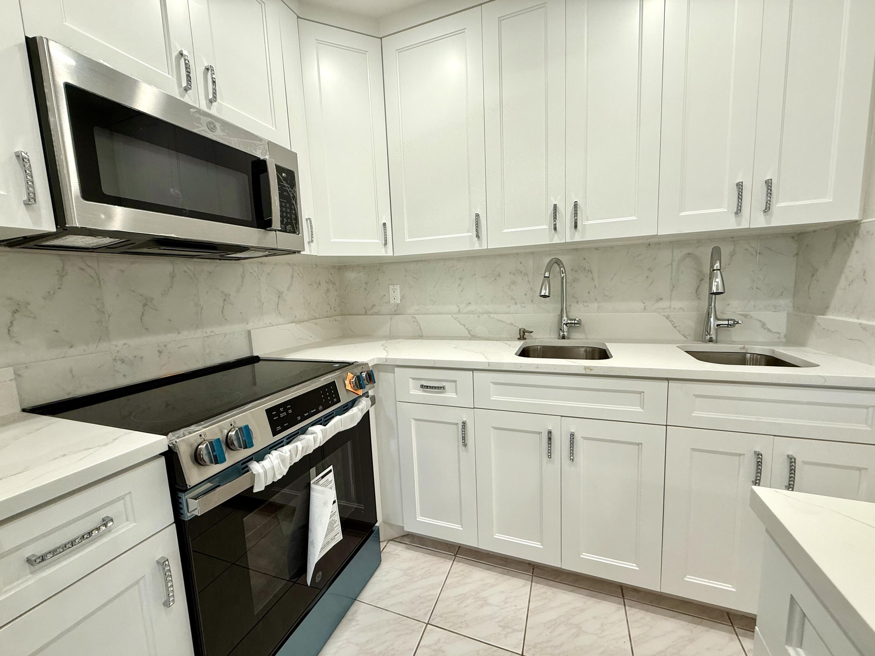 2BR – Condominium at 149 Hastings I