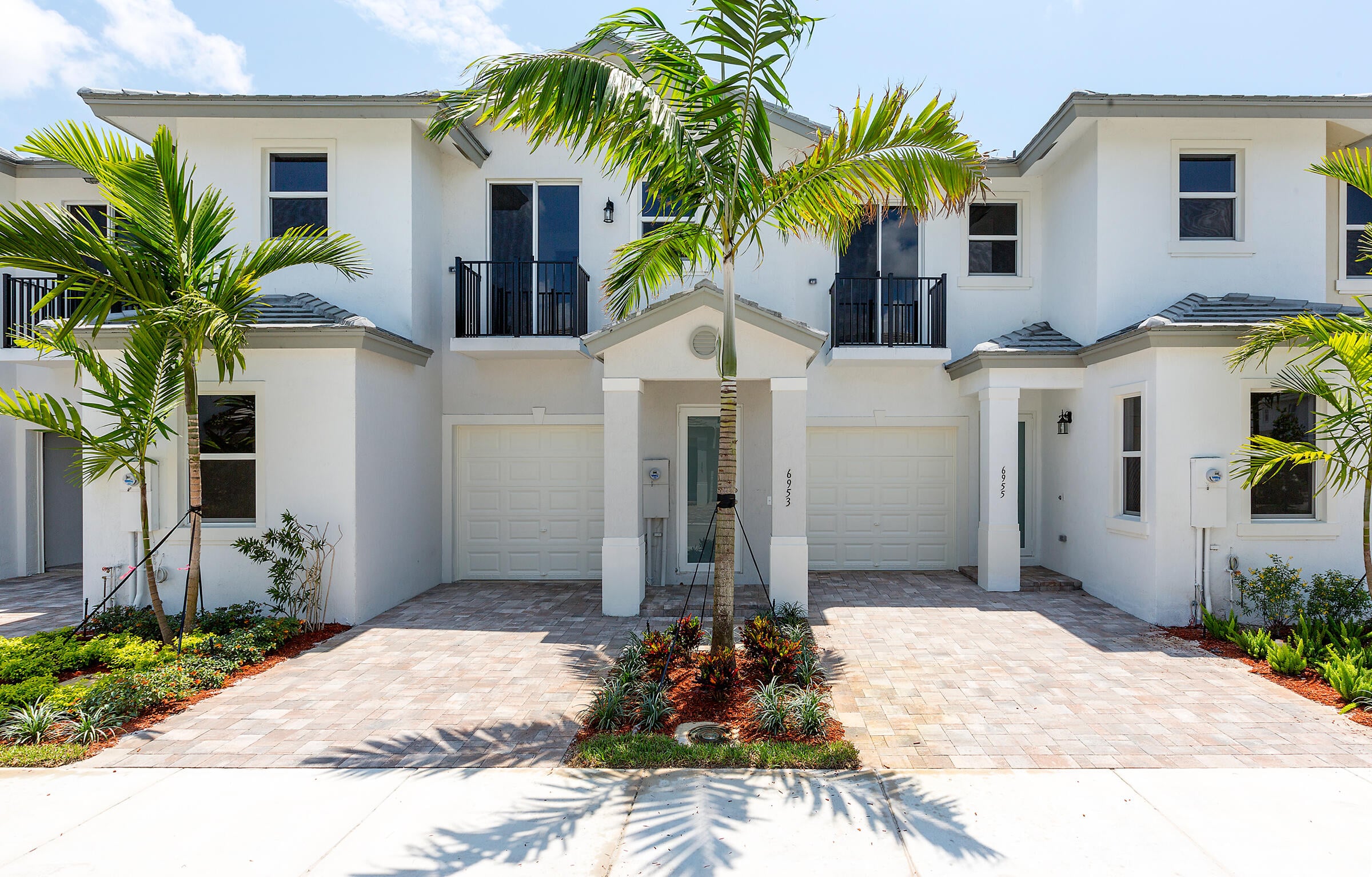 3BR – Townhouse at 6979 Pines Circle #35