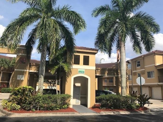 3BR – Condominium at 741 N Pine Island Road #303
