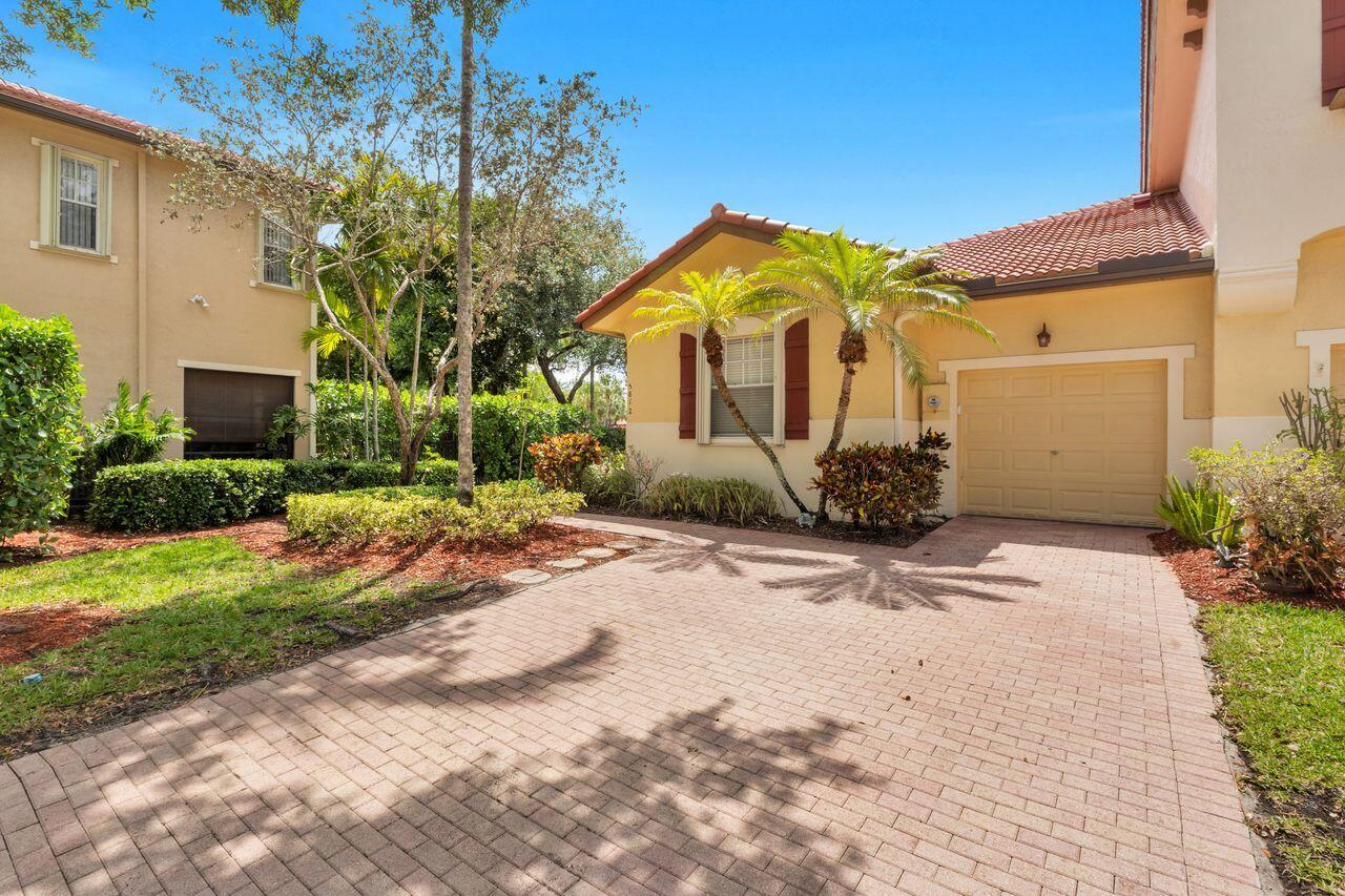 3BR – Townhouse at 5812 NW 119th Terrace