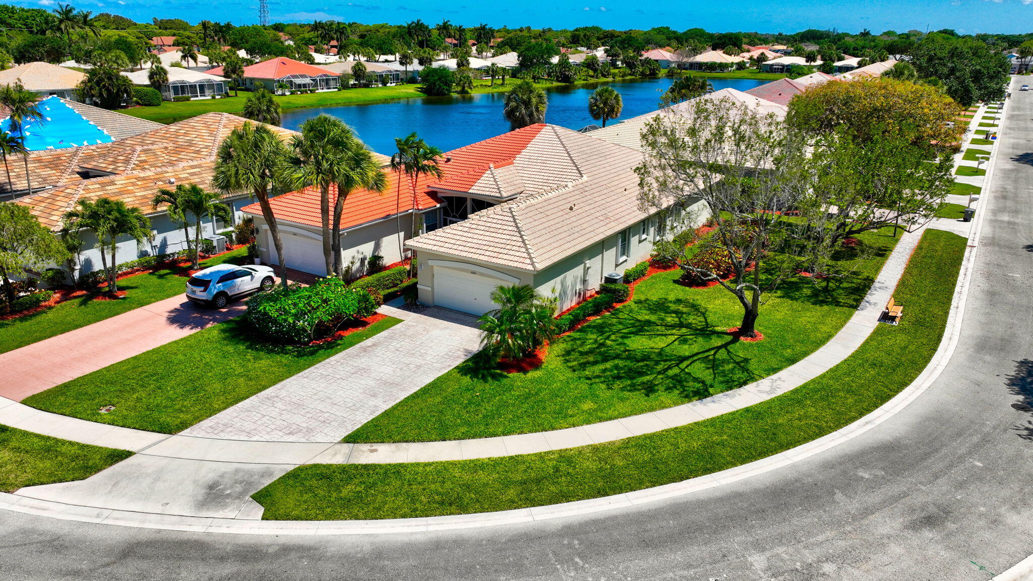 3BR – RES at 10641 Royal Caribbean Circle