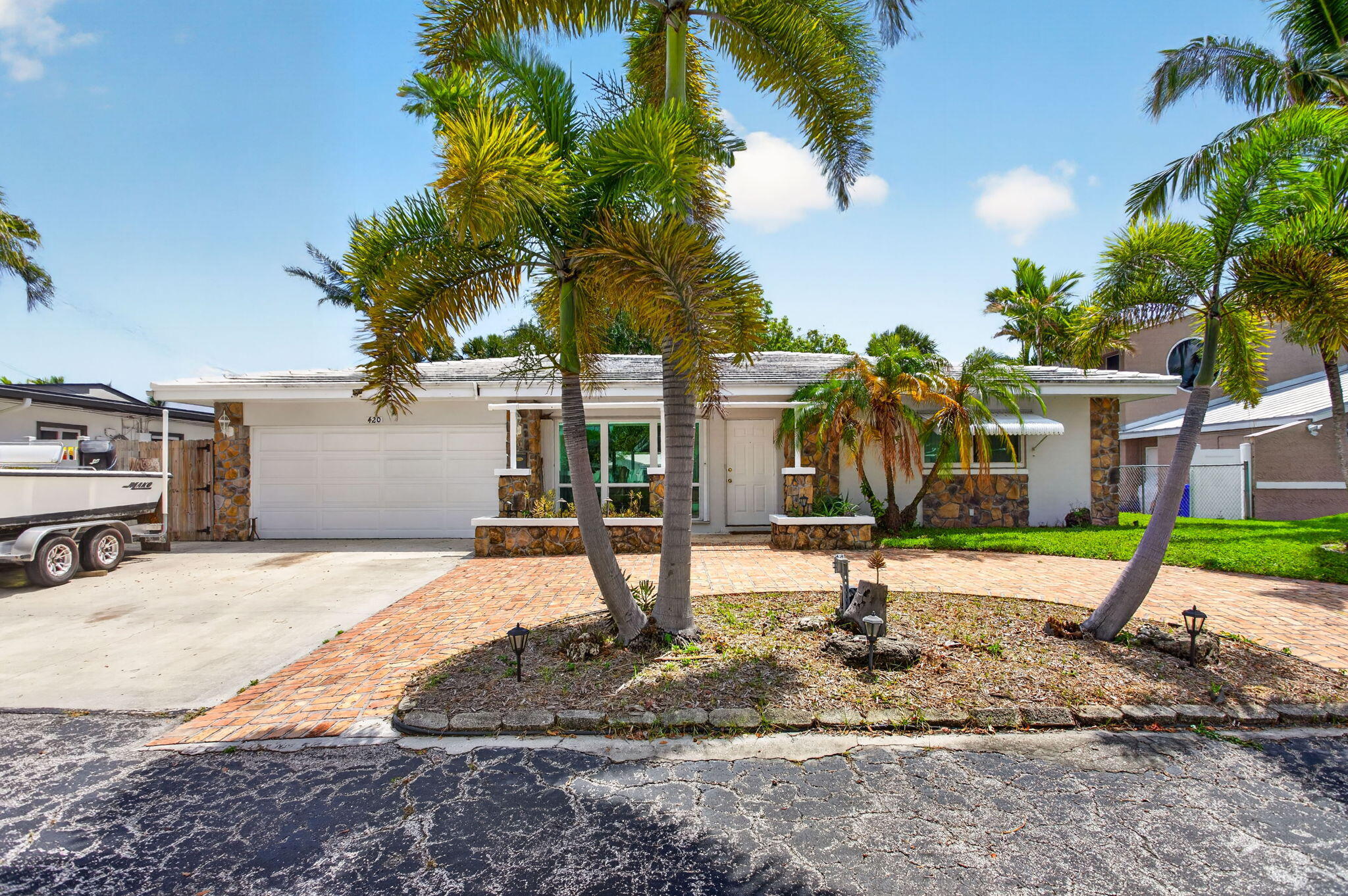 2BR – SingleFamilyResidence at 420 SE 14th Avenue