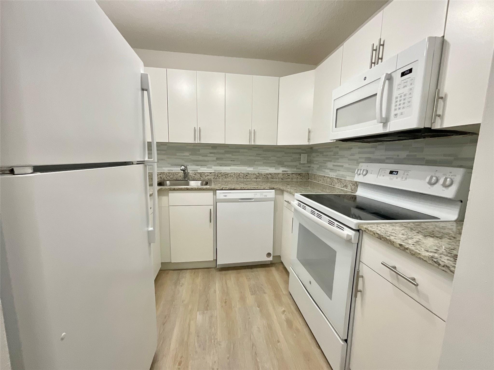 3BR – Apartment at 9517 Fontainebleau Boulevard #631-304
