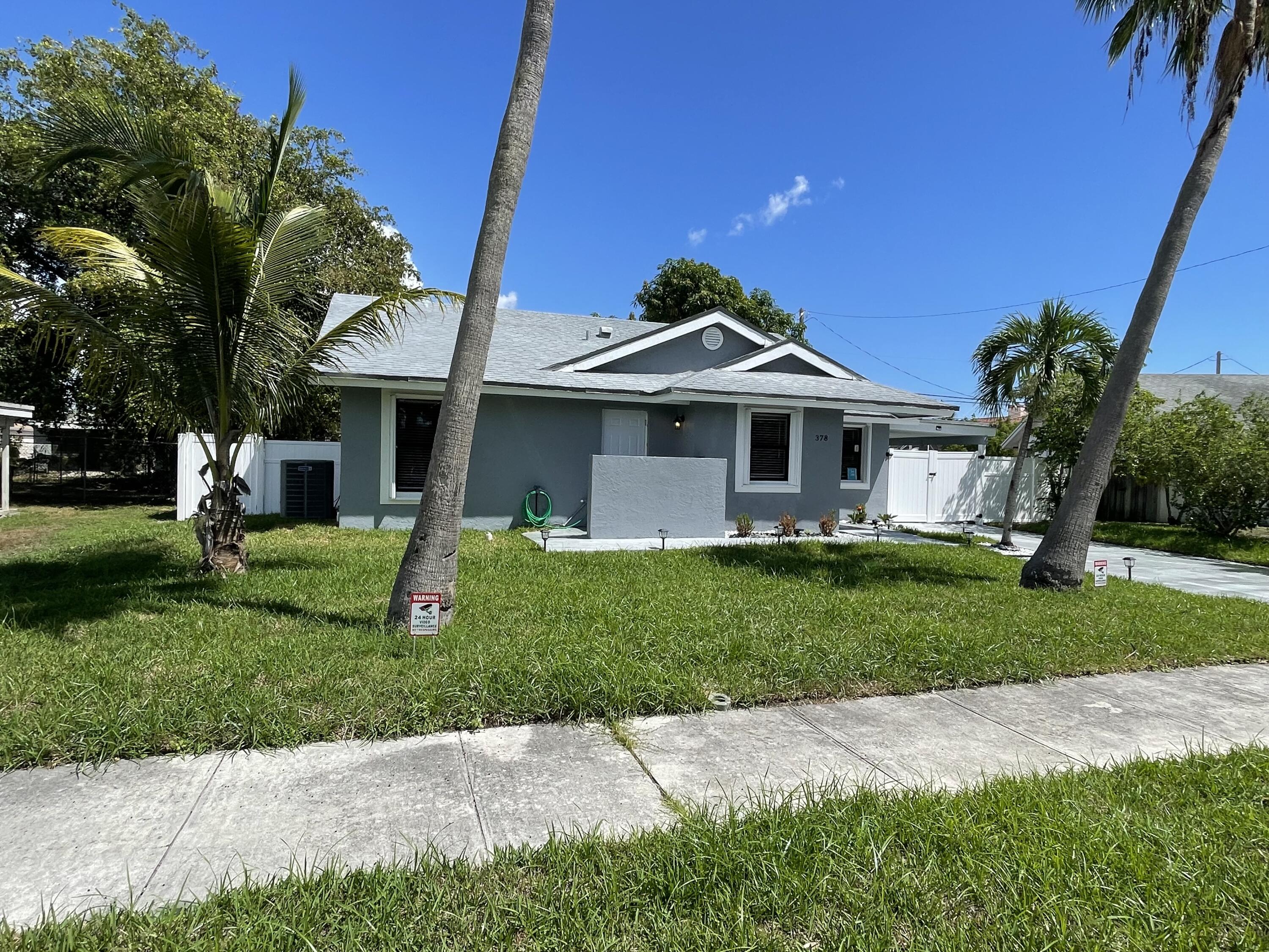 3BR – SingleFamilyResidence at 378 NW 2nd Way