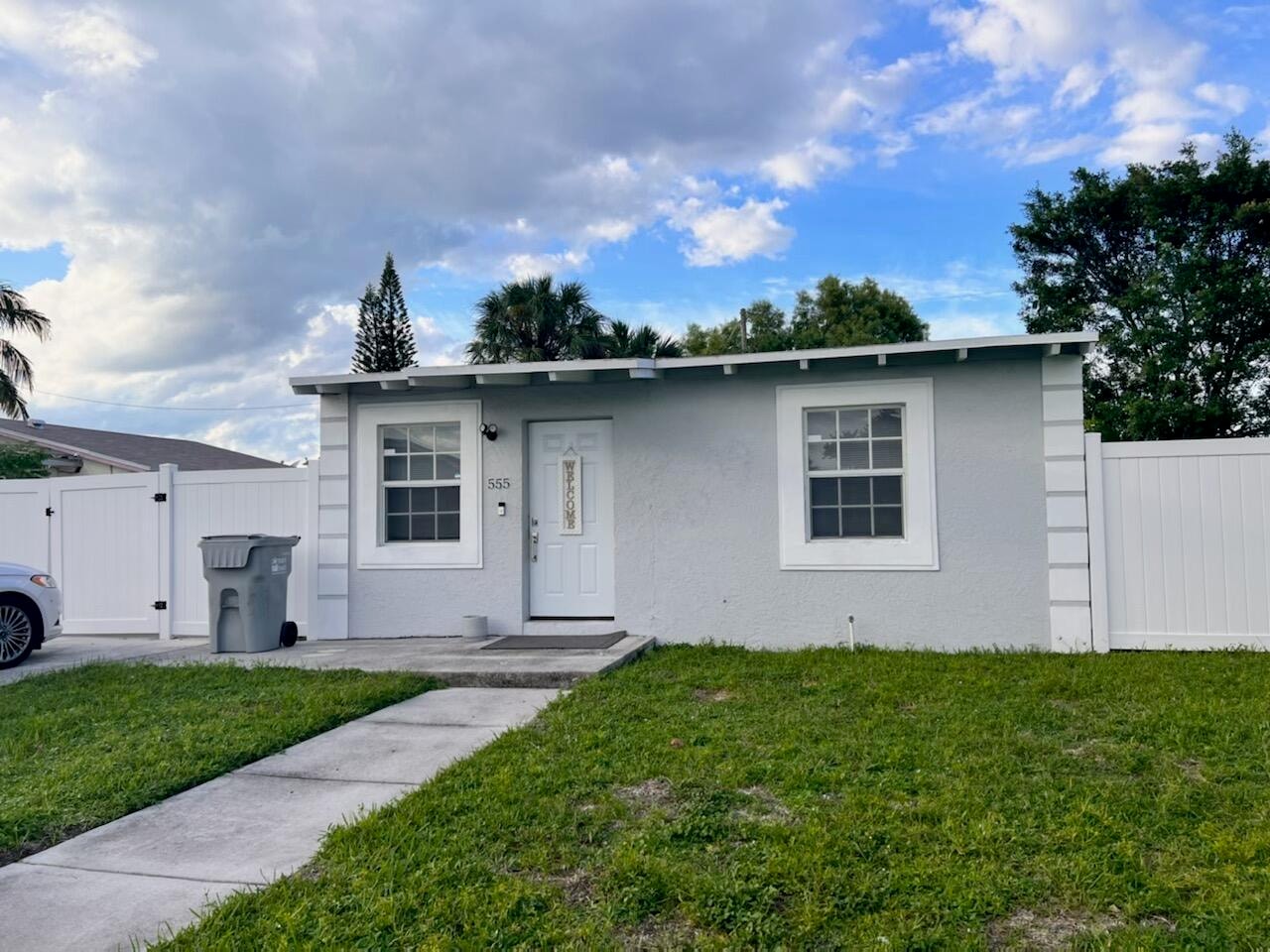 2BR – SingleFamilyResidence at 555 NW 15th Court