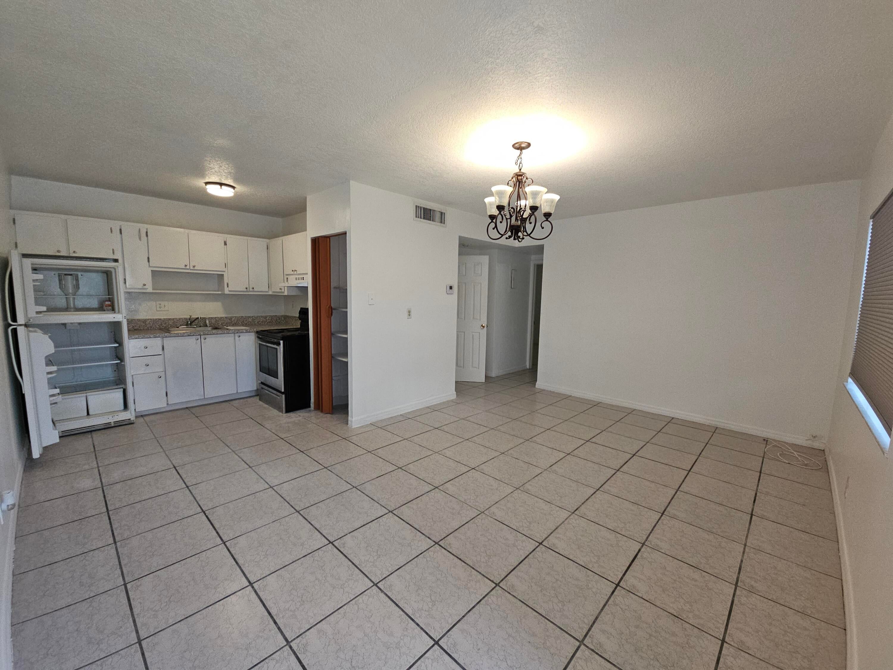 2BR – RNT at 5050 SW 40th Avenue #4