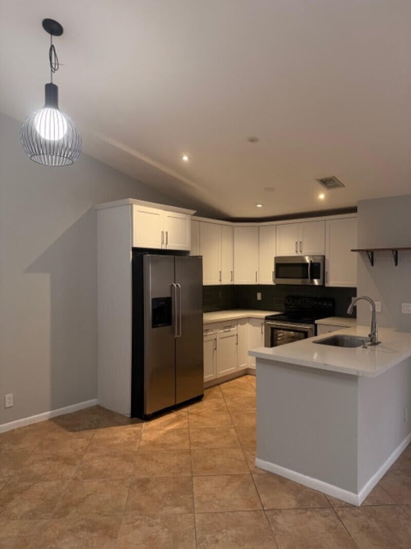 3BR – Condominium at 3076 S Oakland Forest Drive #503