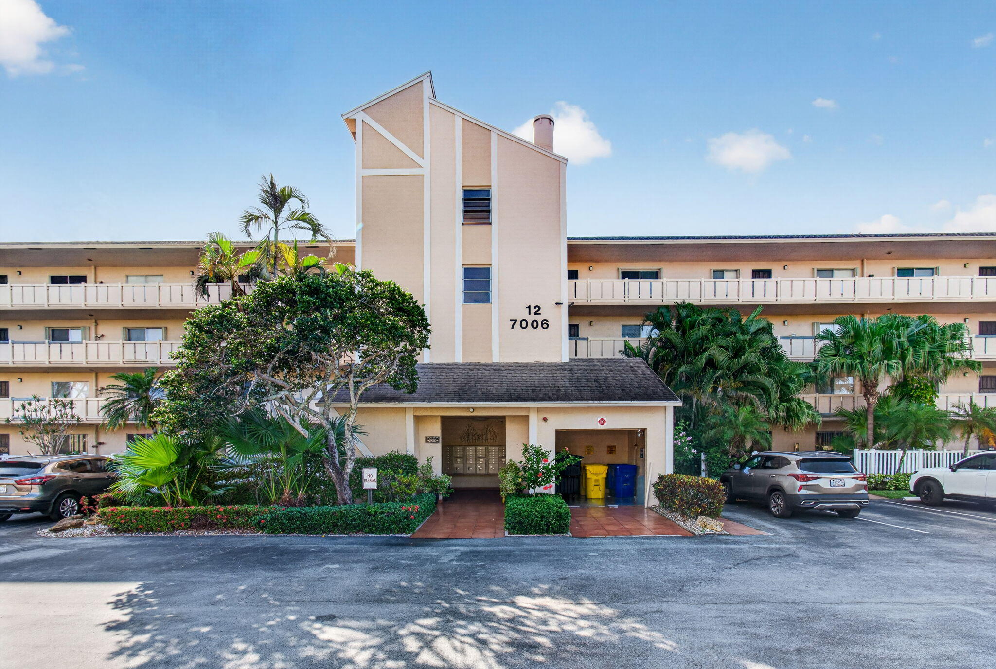 2BR – Condominium at 7006 Huntington Lane #404