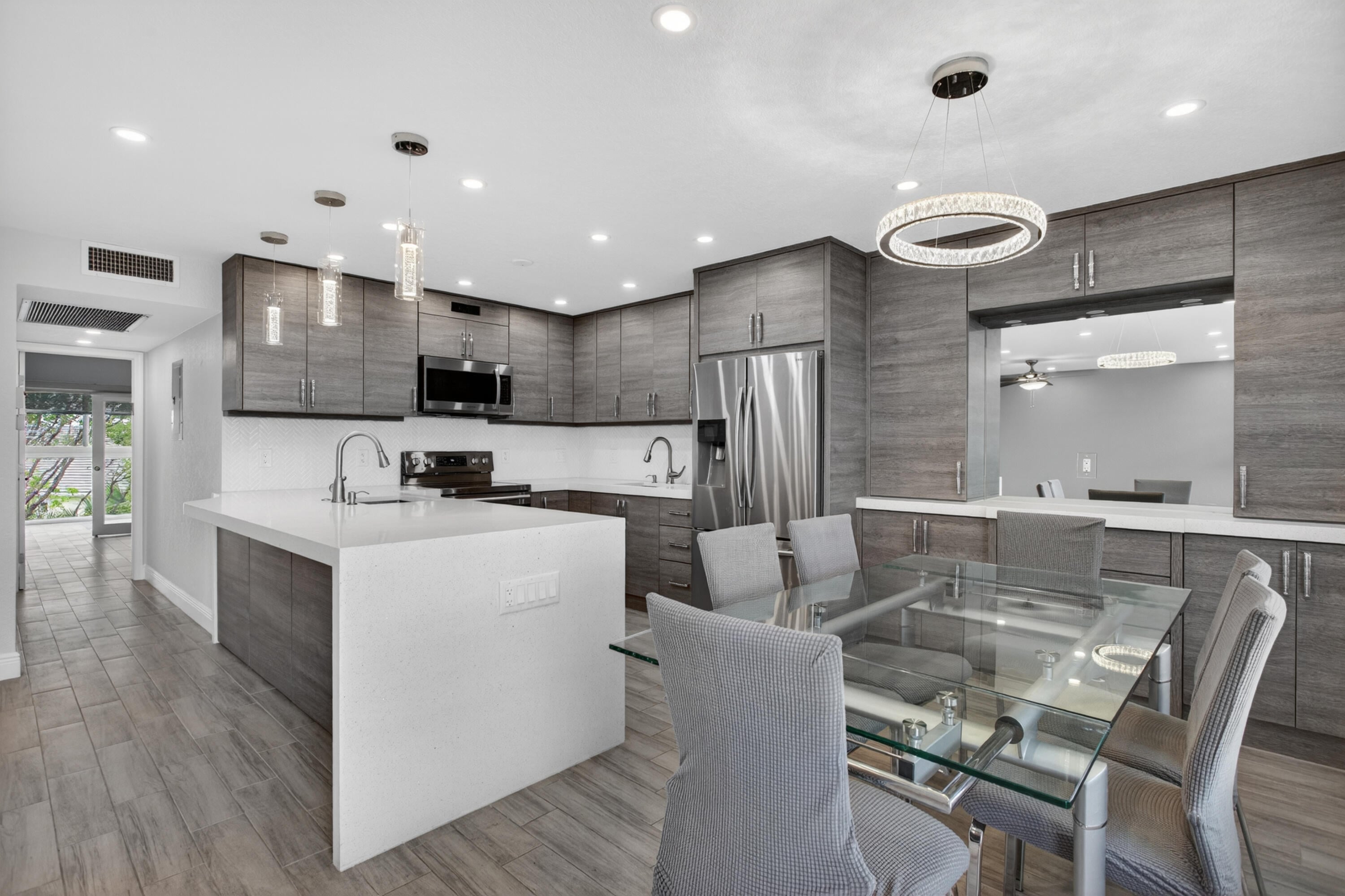 2BR – Condominium at 446 Richmond F
