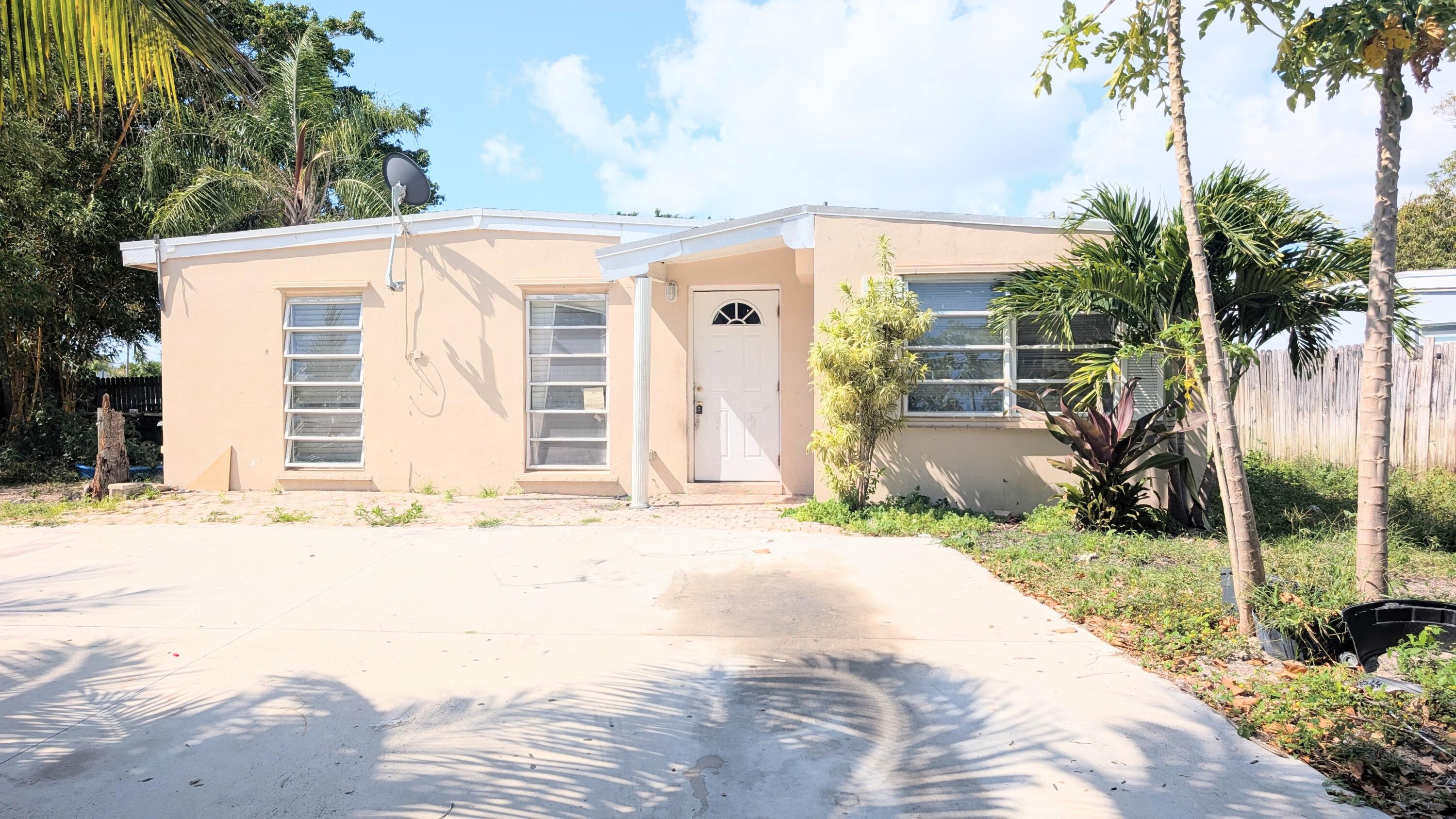 3BR – SingleFamilyResidence at 490 Tulip Tree Drive
