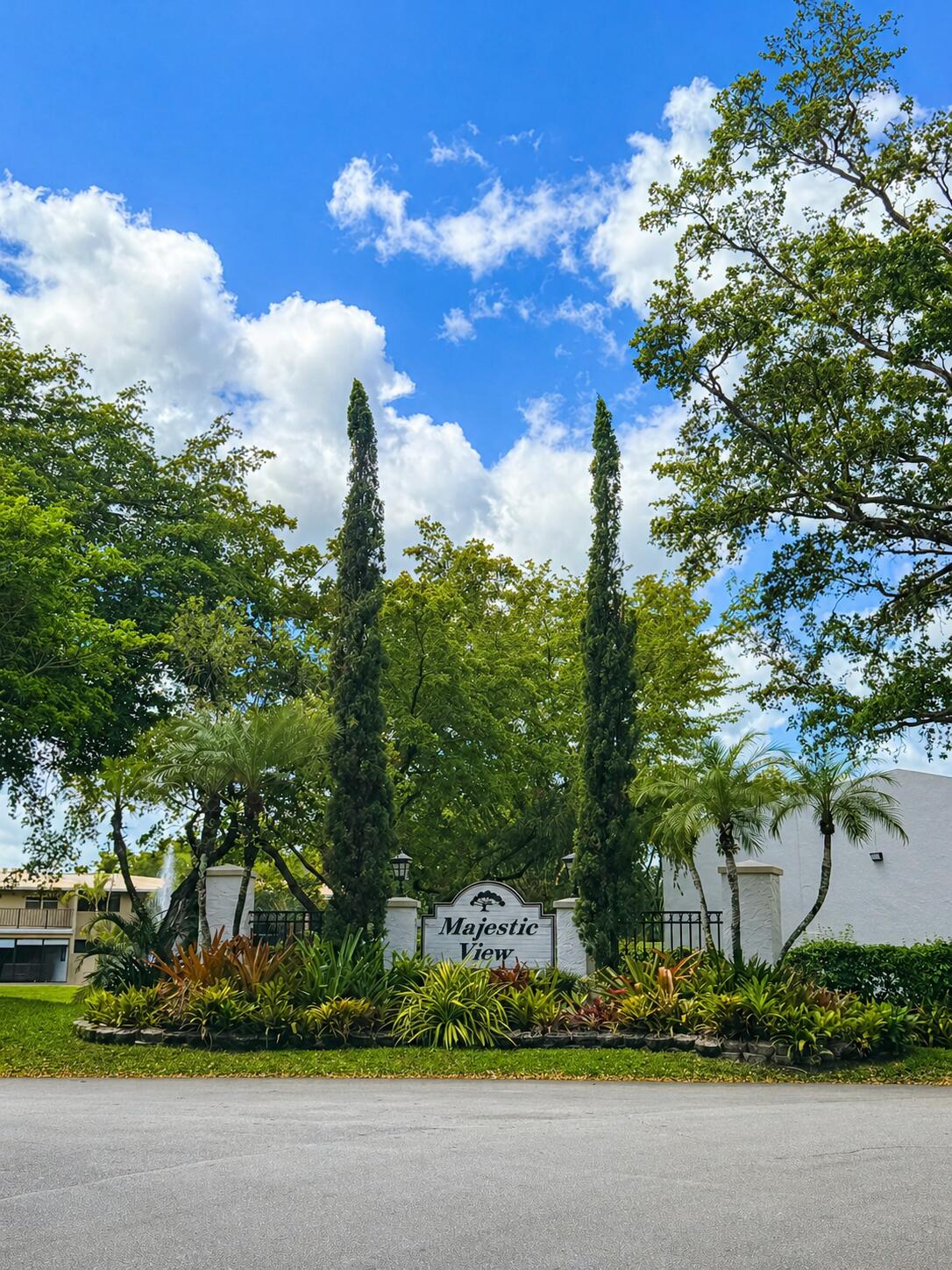 2BR – Condominium at 701 E Coco Plum Circle #2