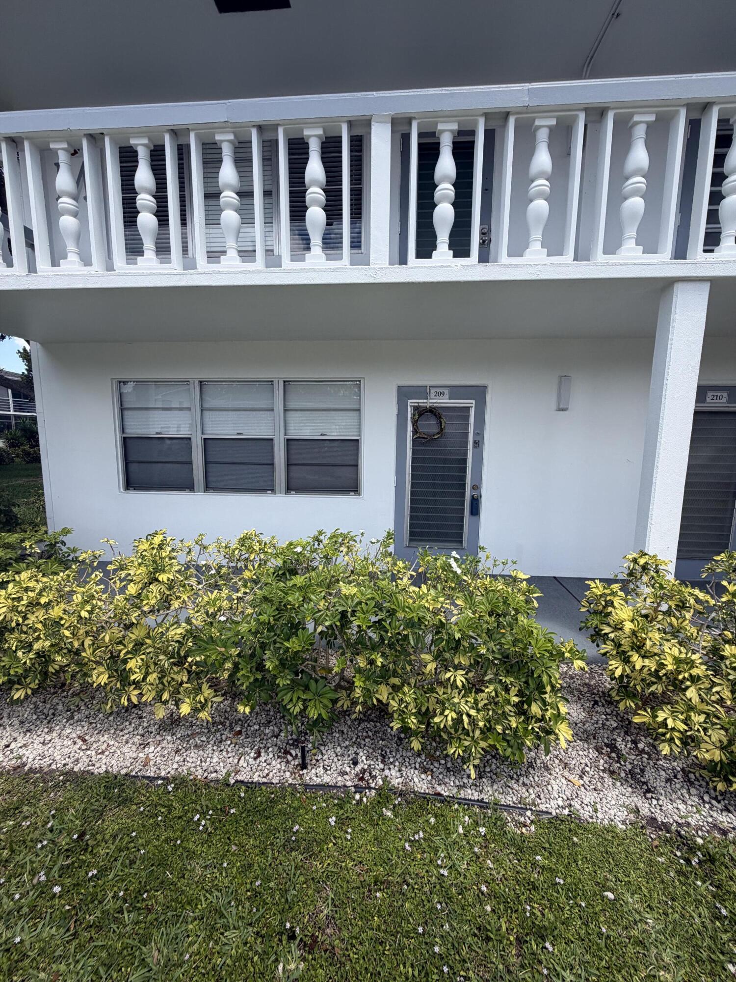 1BR – Condominium at 209 Newport M #209