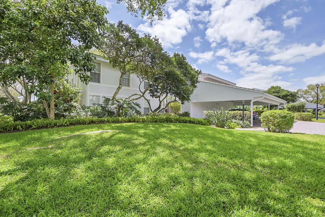 3BR – Condominium at 6245 Old Court Road #202