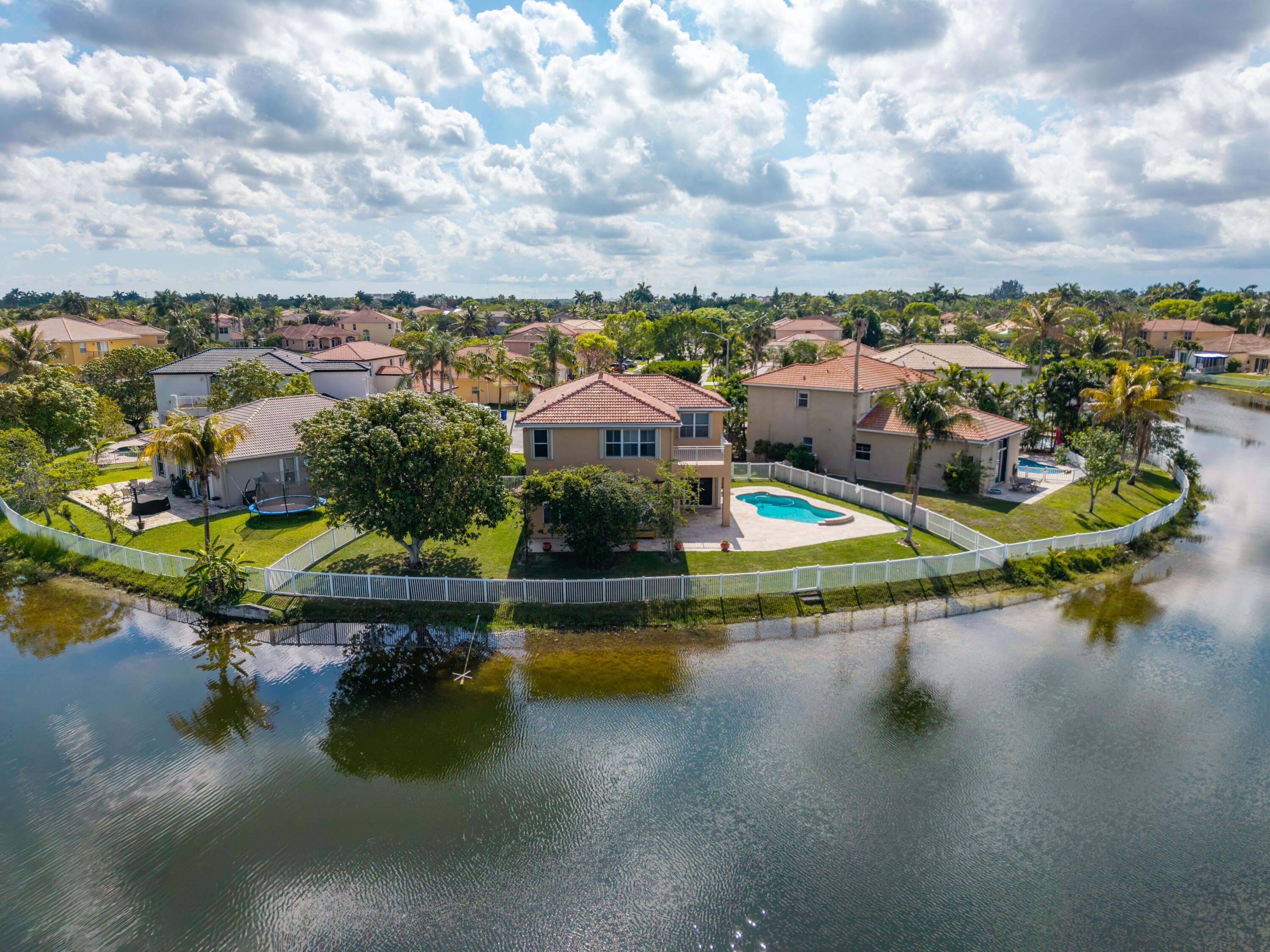 5BR – SingleFamilyResidence at 13196 SW 29th Street