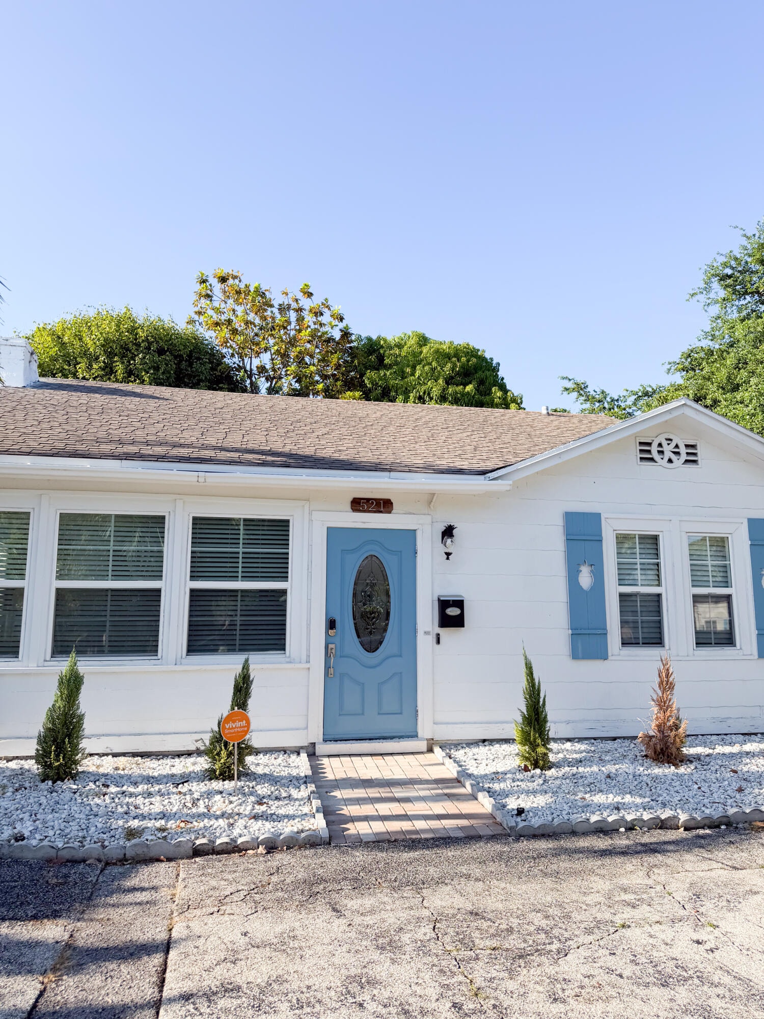 2BR – SingleFamilyResidence at 521 Hampton Road