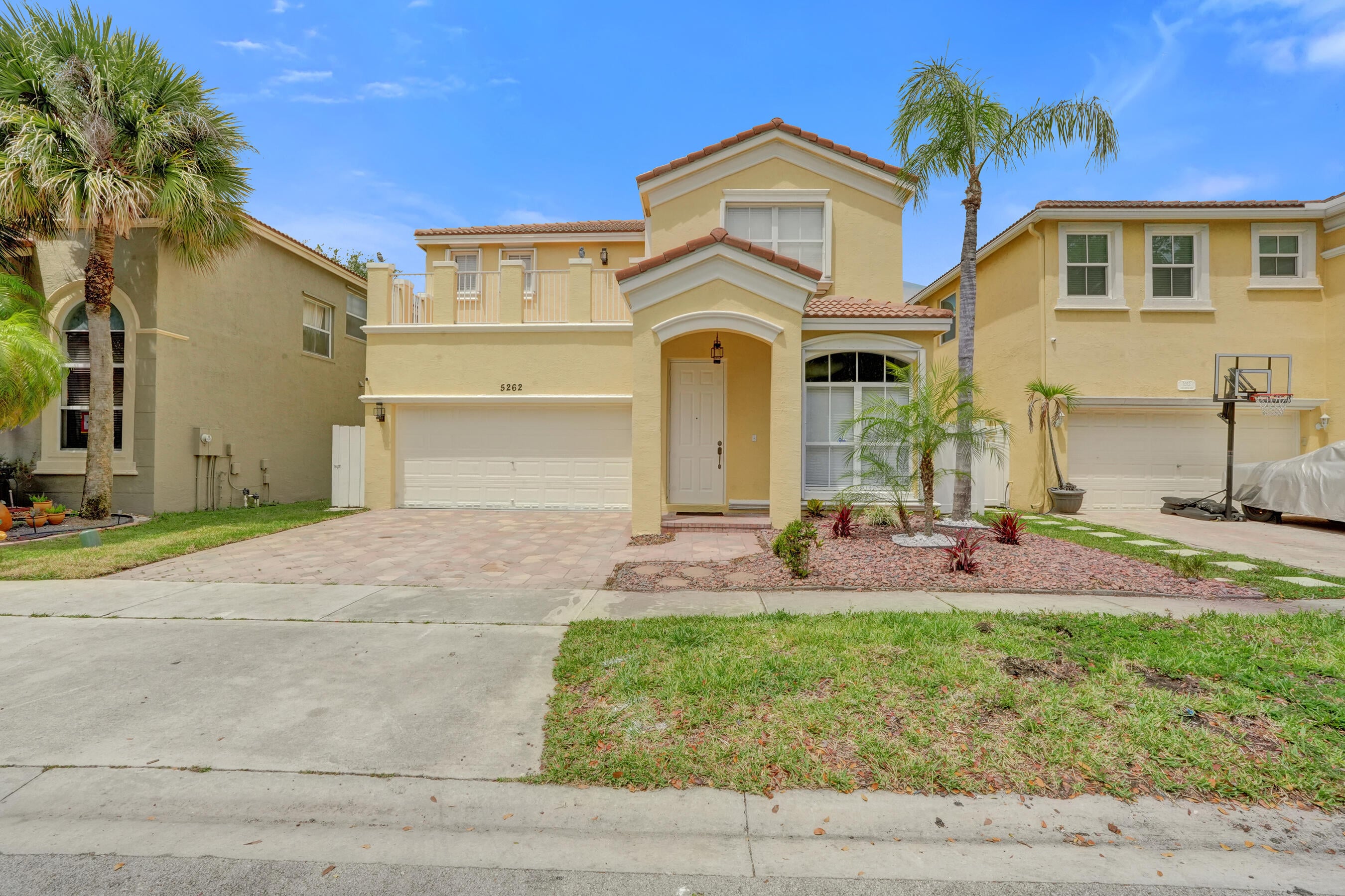 3BR – SingleFamilyResidence at 5262 SW 155th Avenue