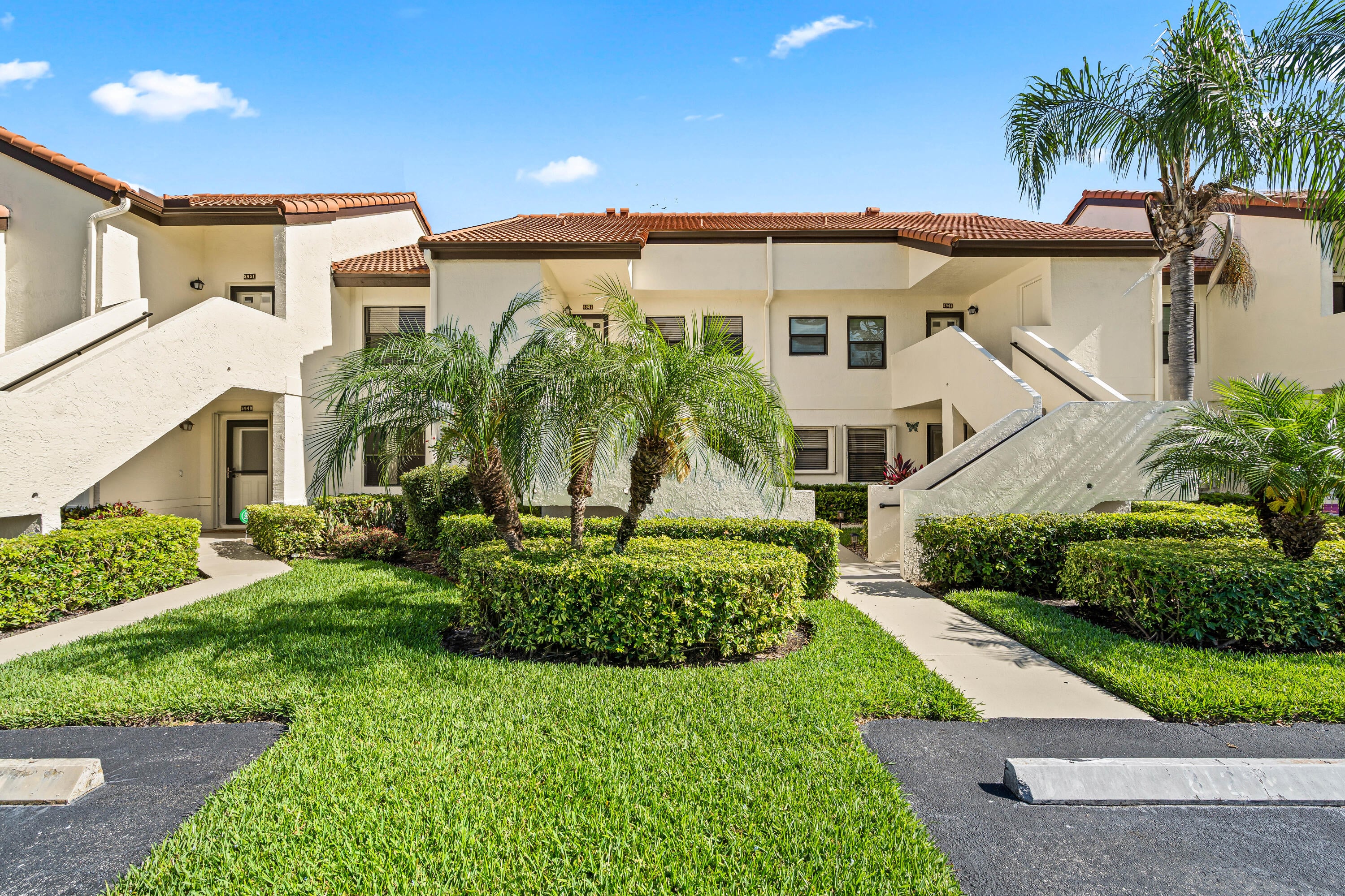 2BR – Condominium at 5945 Parkwalk Drive