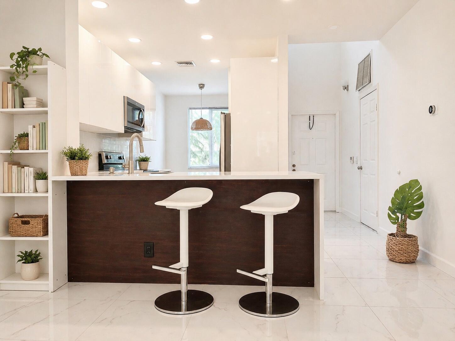 3BR – Townhouse at 6698 Via Regina