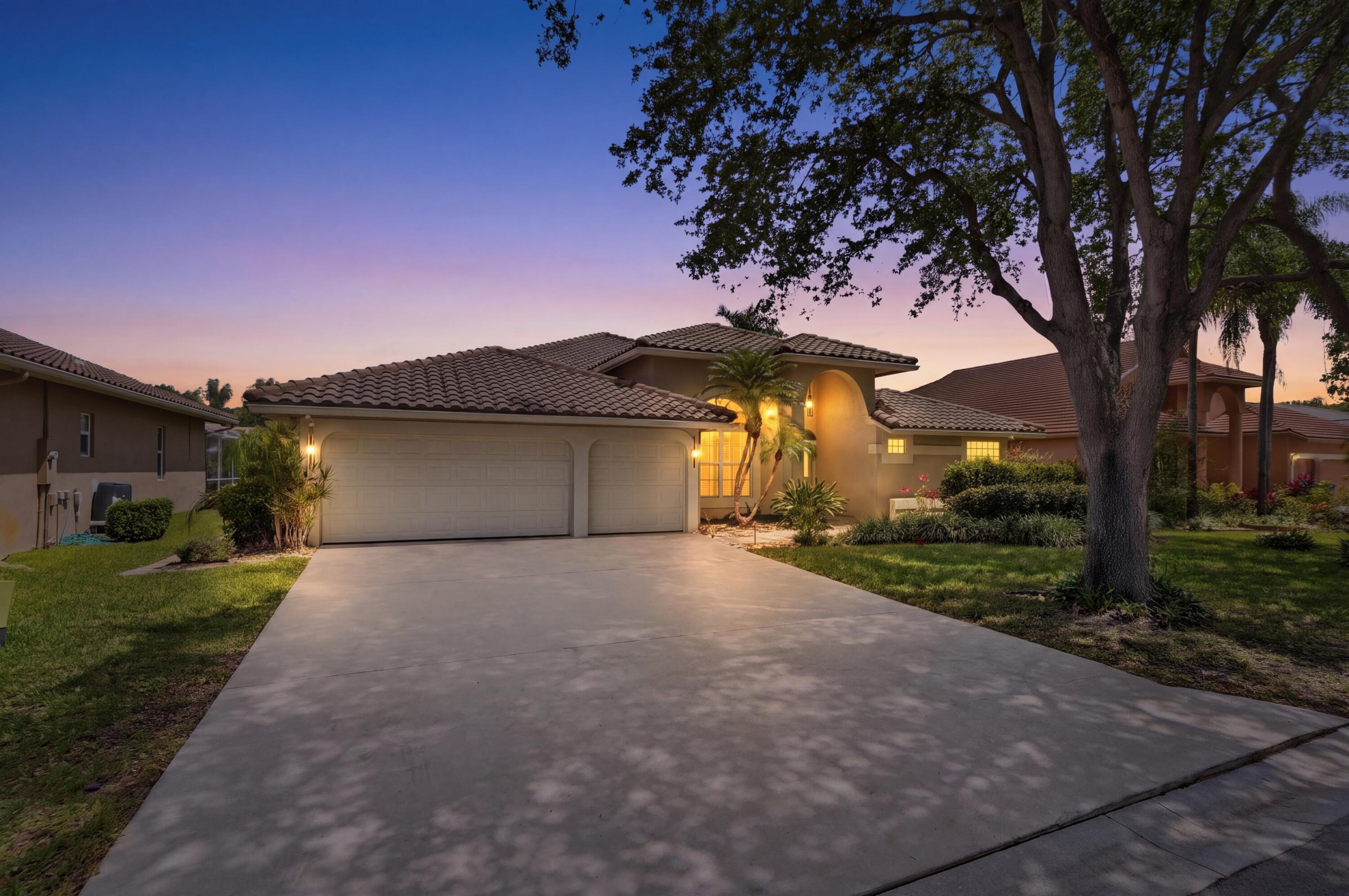 4BR – SingleFamilyResidence at 9851 NW 49th Place
