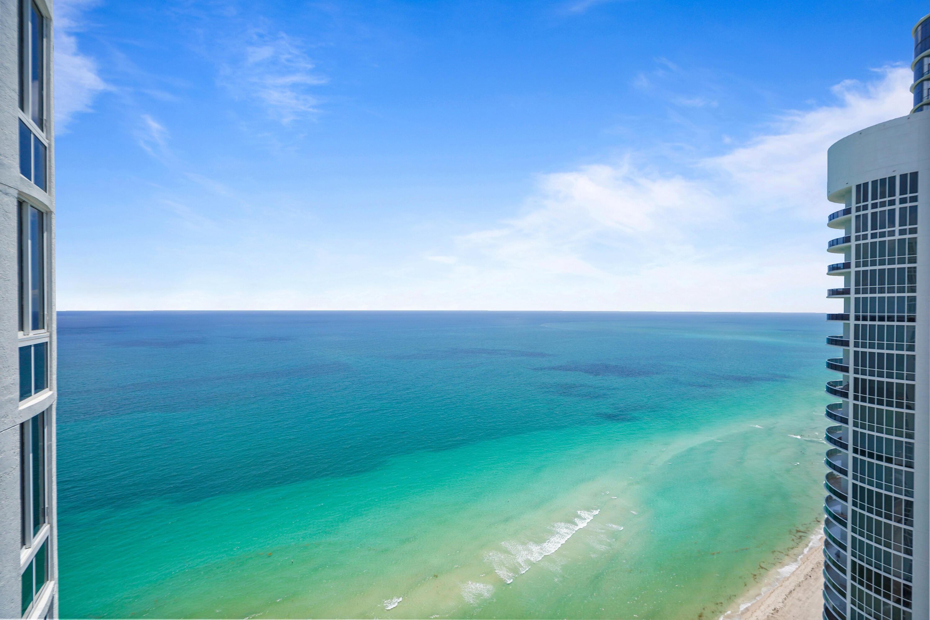 3BR – Condominium at 15901 Collins Avenue #3902