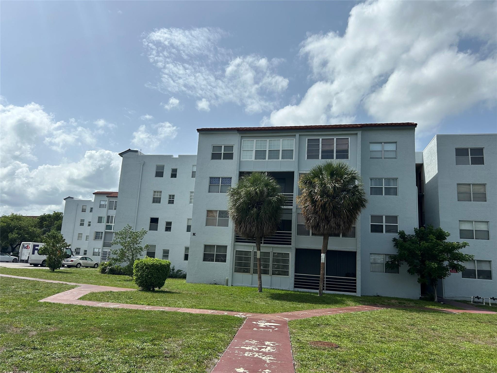 1BR – Condominium at 2860 Somerset Drive #311k