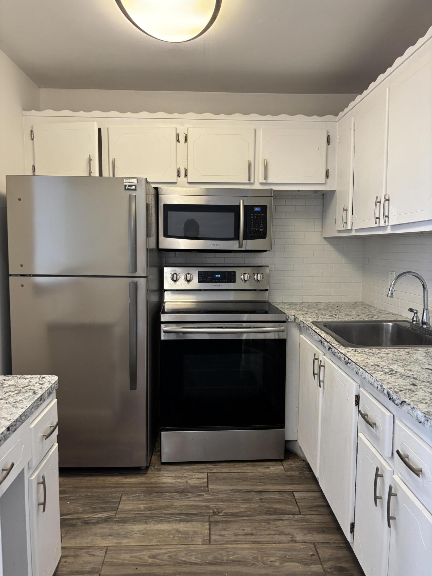 1BR – Condominium at 218 Windsor J