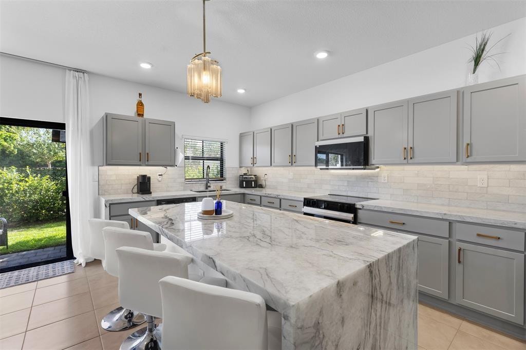 3BR – Townhouse at 884 NW 3rd Terrace