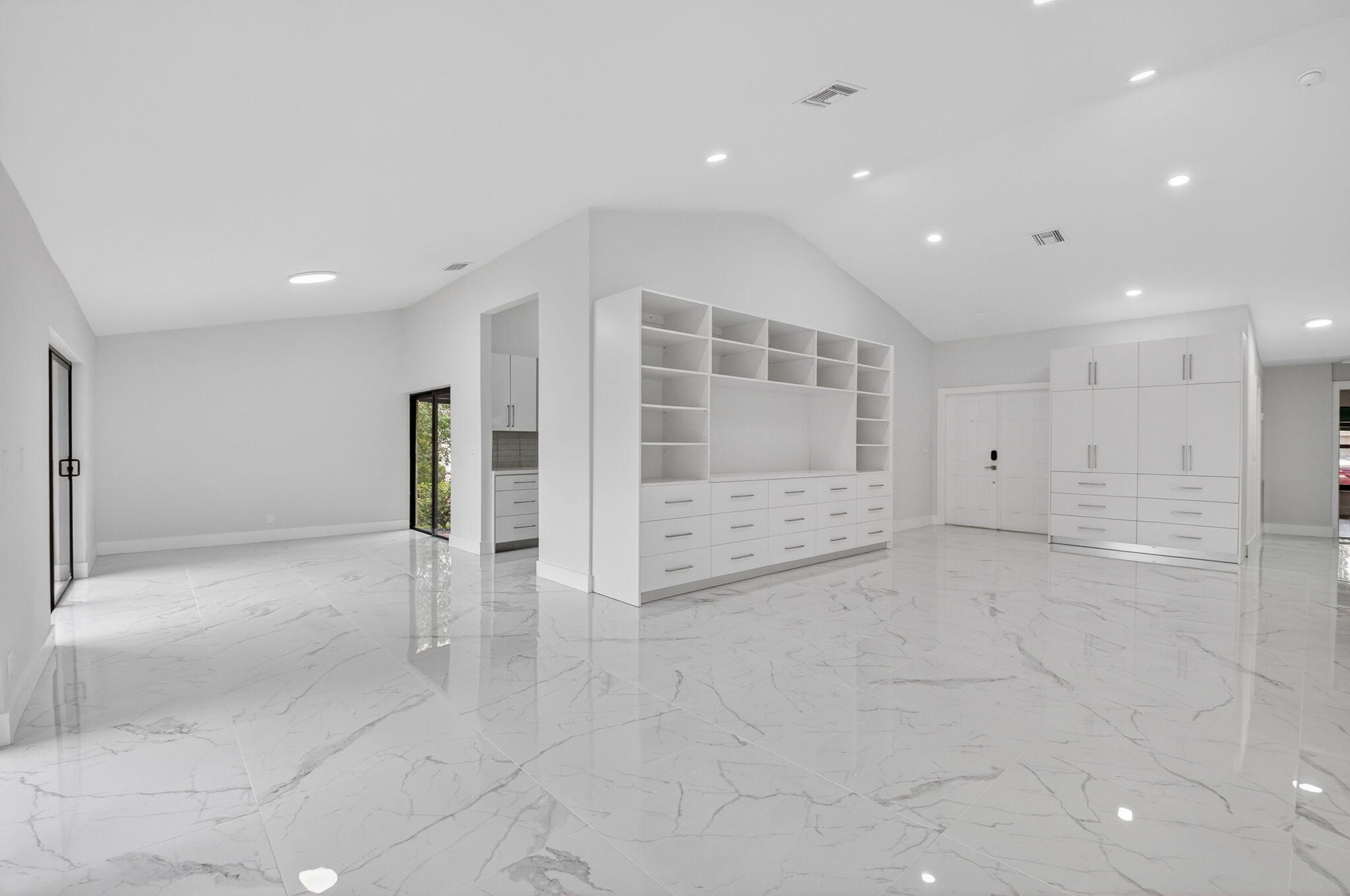 3BR – Townhouse at 6545 Las Flores Drive
