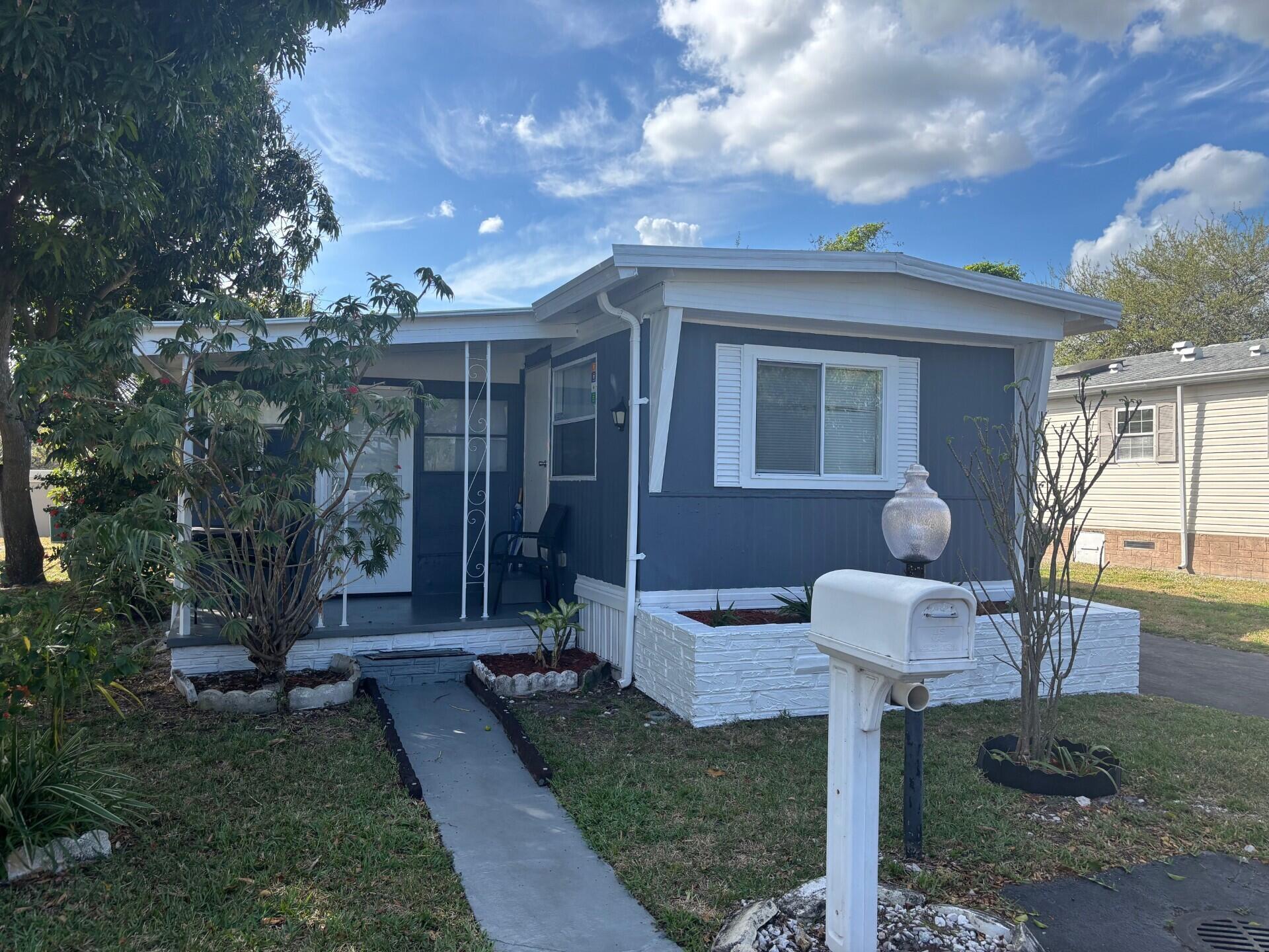 3BR – ManufacturedHome at 6931 NW 45th Terrace