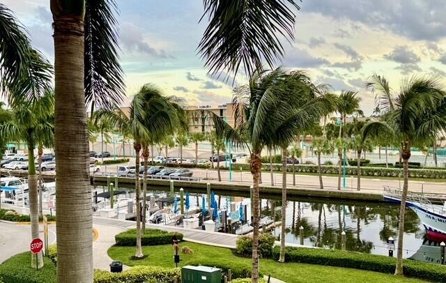 2BR – Condominium at 625 Casa Loma Boulevard #304