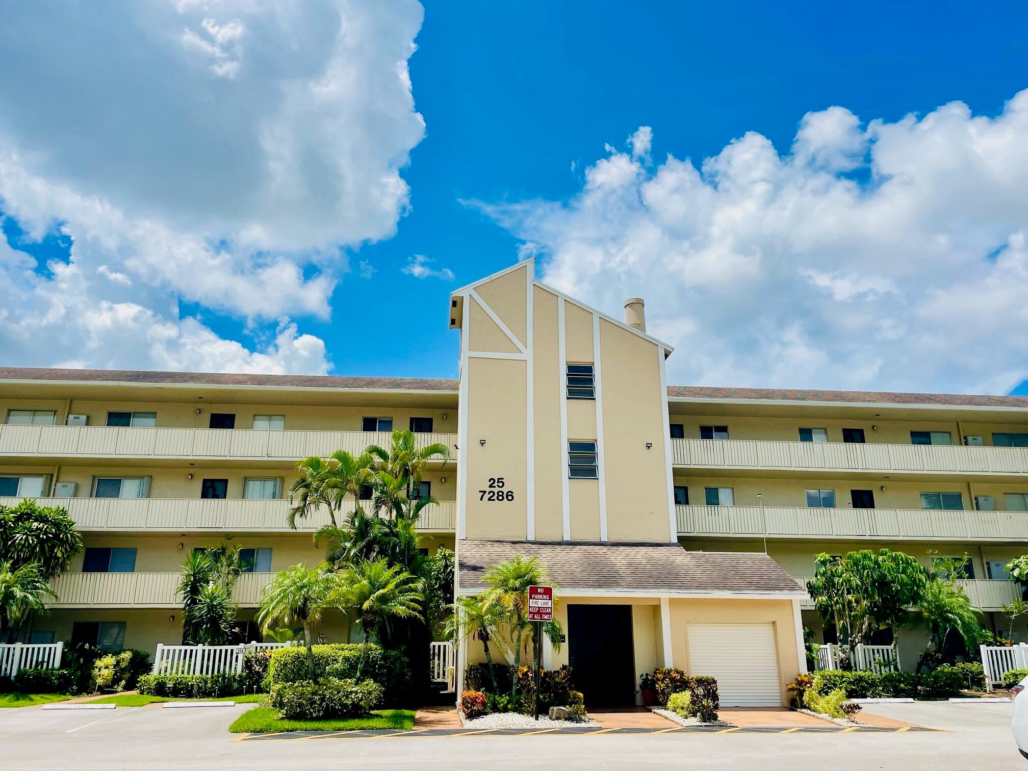2BR – Condominium at 7286 Huntington Lane #105