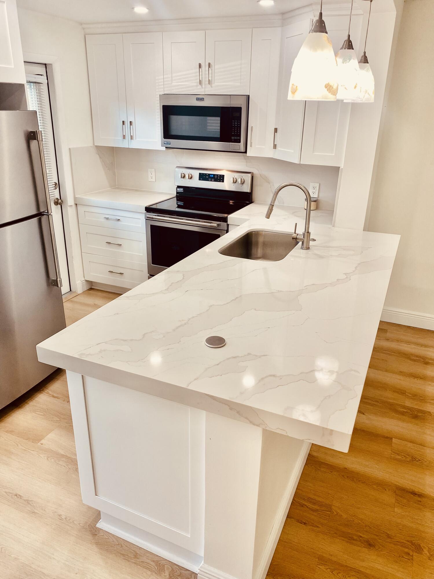 2BR – Condominium at 2121 NE 1st Court #106