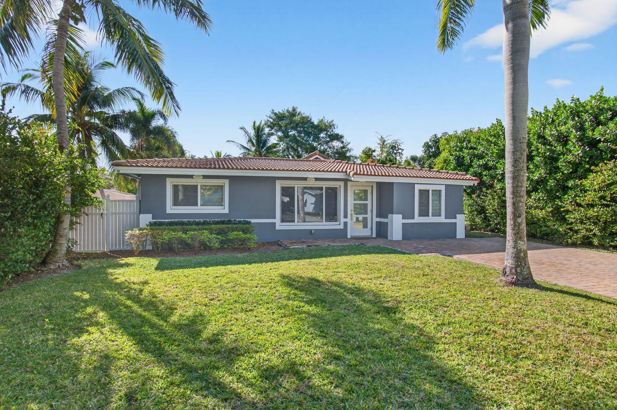 4BR – SingleFamilyResidence at 360 SW 2nd Street