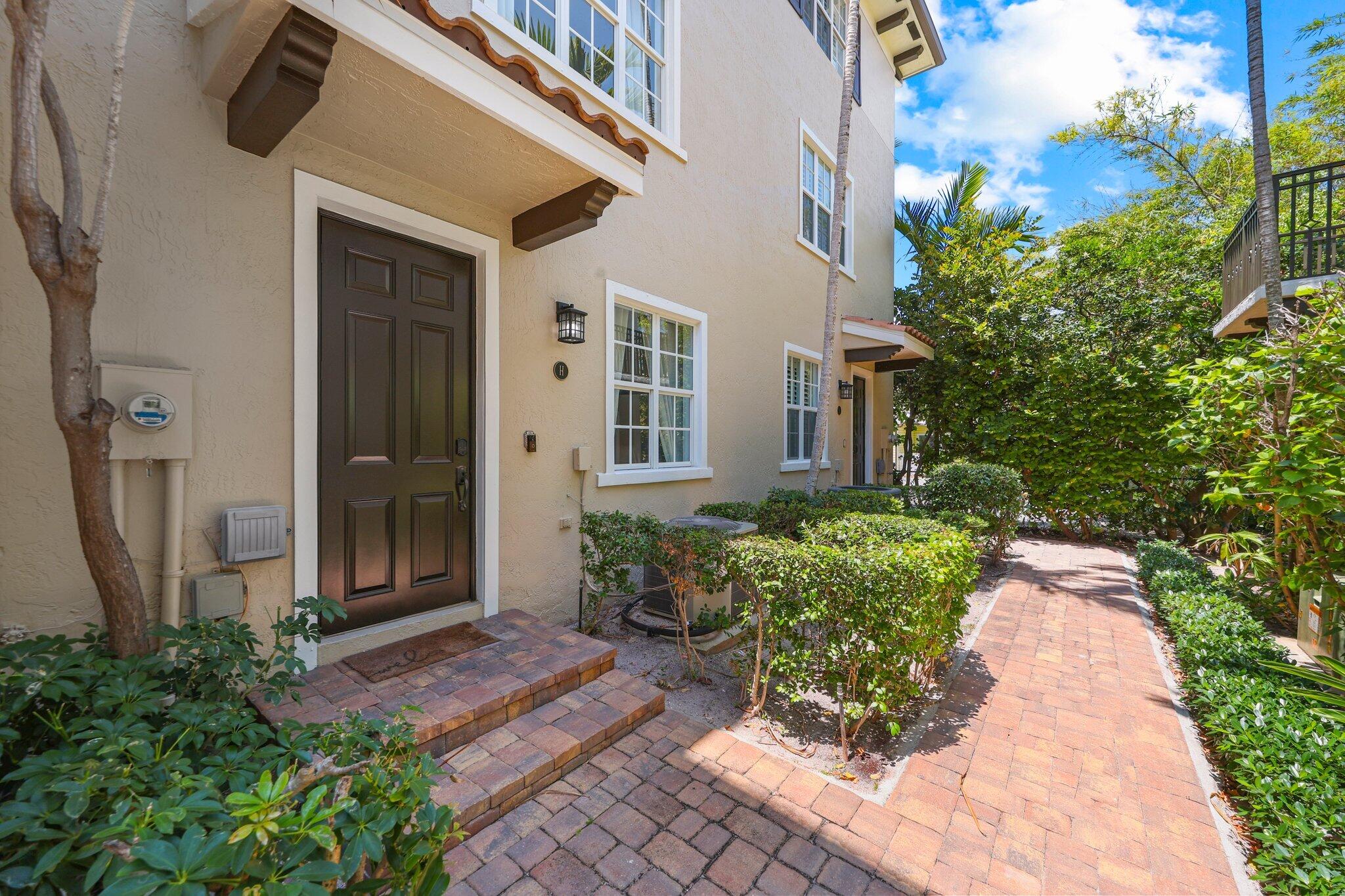 3BR – Townhouse at 72 SE 6th Avenue #H