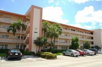 1BR – Condominium at 2404 Antigua Circle #J4