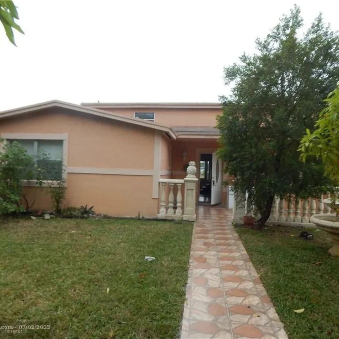 6BR – SingleFamilyResidence at 3640 NW 39th Street