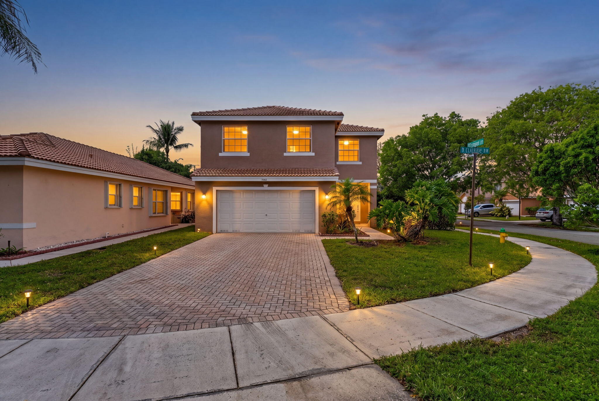 4BR – SingleFamilyResidence at 7962 N Silverado Circle
